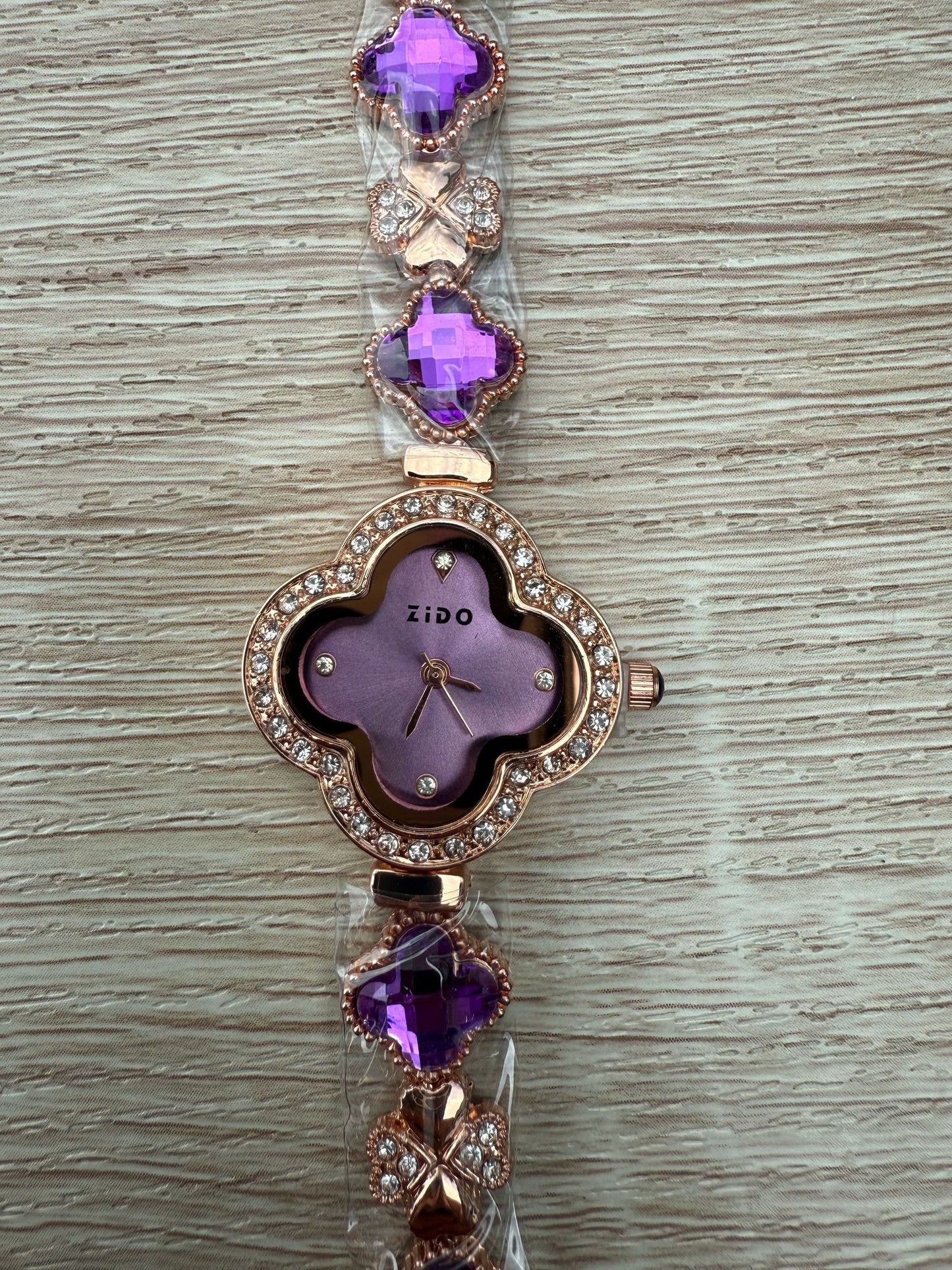 ZIDO Amethyst Charm – A Touch of Royal Elegance