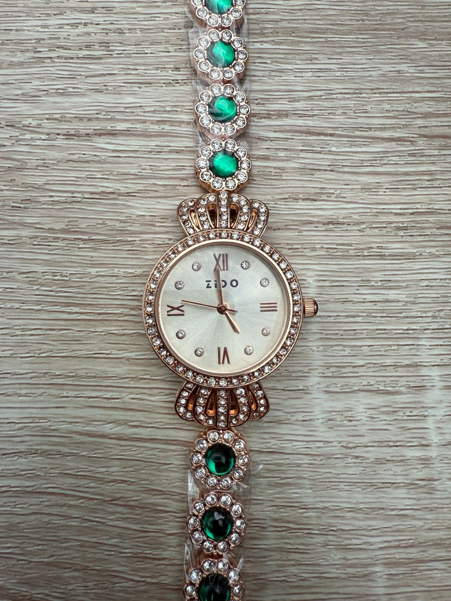 ZIDO Emerald Royale – A Watch Fit for a Queen